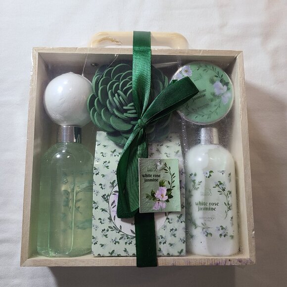 White Rose Jasmine Bath & Body Set | Aromatherapy Gift in Wood Curio Box - Picture 4 of 5